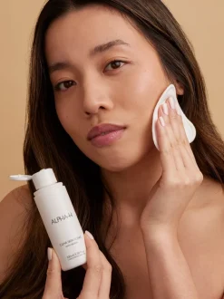 Alpha-H Clear Skin Daily Hydrator Gel with 2.5% Niacinamide | MECCA