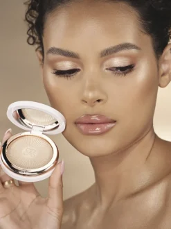 Anastasia Beverly Hills Glow Seeker Highlighter | MECCA