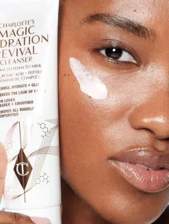 Charlotte Tilbury Charlotte's Magic Hydration Revival Cleanser | MECCA