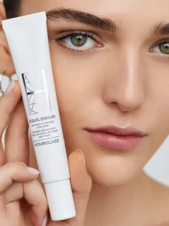 HOURGLASS Equilibrium Instant Plumping Eye Mask | MECCA