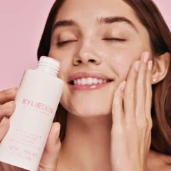 Kylie Skin Glow Powder Cleanser | MECCA