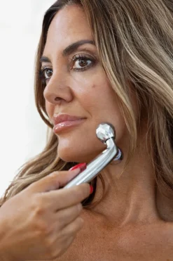 Lonvitalite Platinum Contour Roller | MECCA