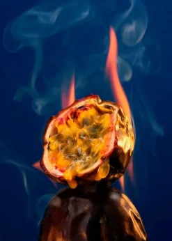 Maison Crivelli Oud Maracujá Candle | MECCA