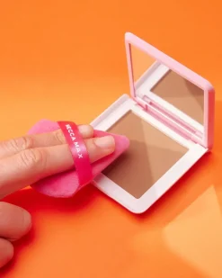 MECCA MAX Triangle Powder Puff | MECCA