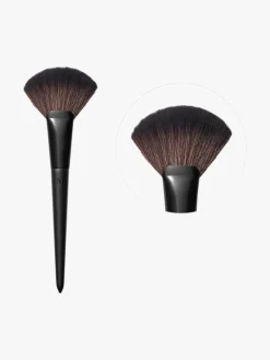 Morphe V112 Fluffy Fan Powder Brush | MECCA
